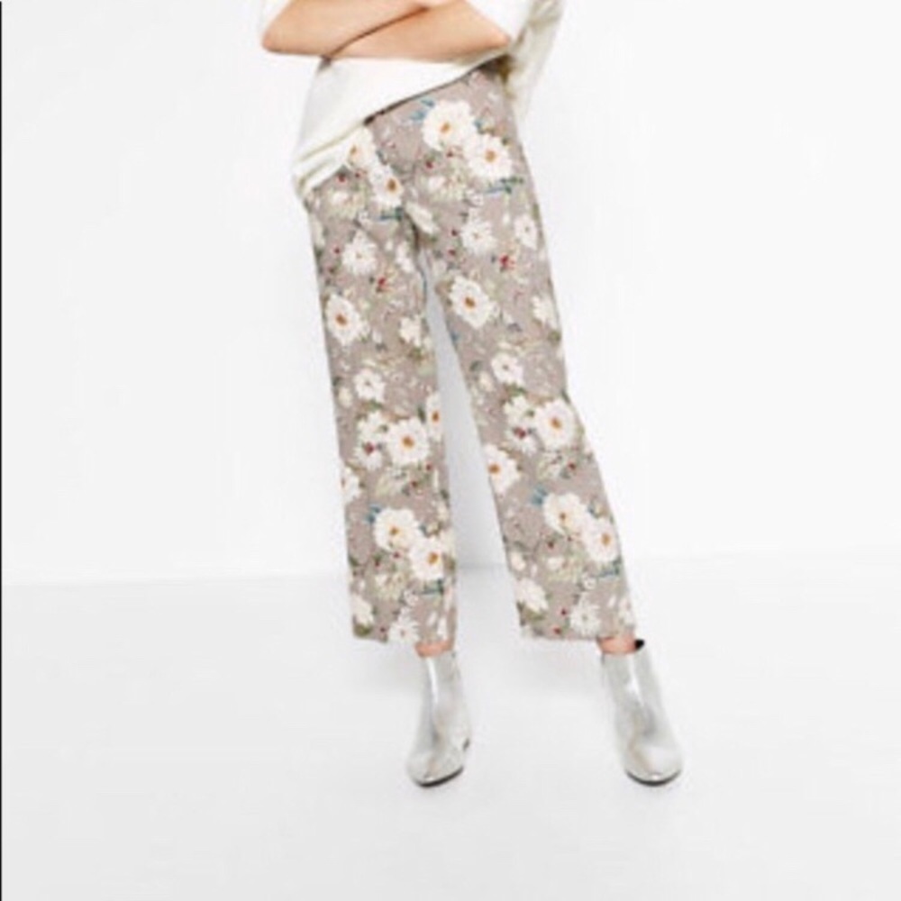 Zara basic gray floral crop trouser pants (L)